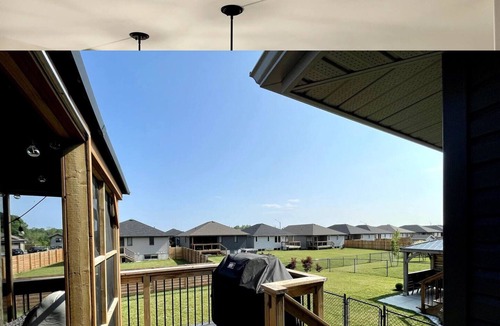 Trenton House | HILLSIDE VILLE - MINUTES AWAY FROM SANDBANK, BATAWA SKI HILL