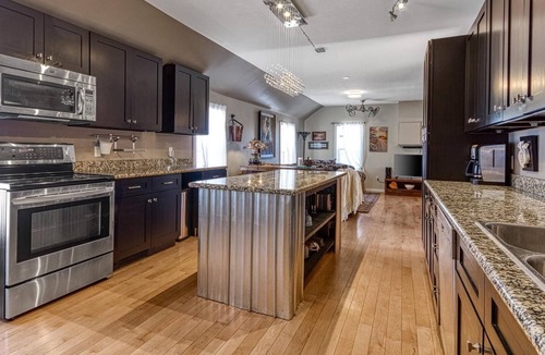 Manitoulin District Apartment | Hilltop Luxe