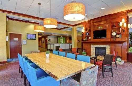 Ottawa Division Hotel | Hilton Garden Inn Ottawa Airport