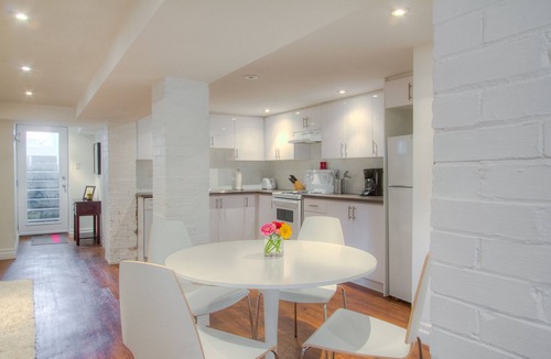 Parkdale Apartment | Hip Queen St West Retreat