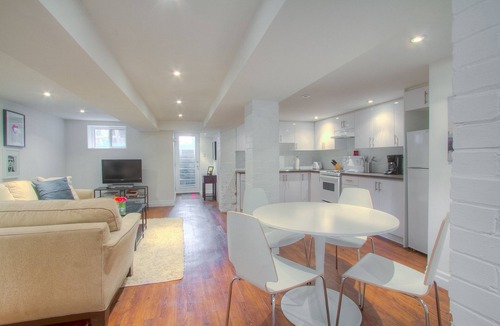 Parkdale Apartment | Hip Queen St West Retreat