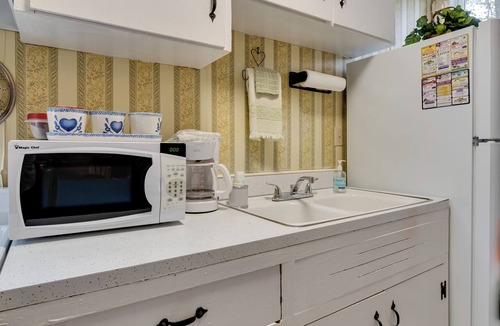 Delphi Apartment | Historic Delphi Studio: Walk to Main St & Creek