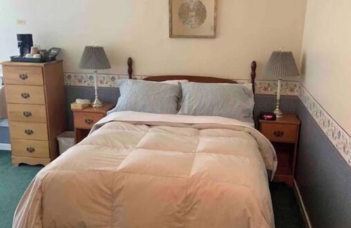 Historic Old Town Hotel | Historical King George Inn 6