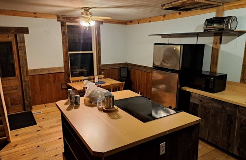 Eganville Cabin | Historical Square Timber Home right at the heart of Snow Country