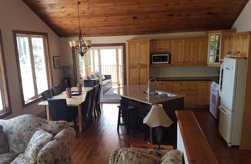Perry Cottage | HOG LAKE HAVEN - MAKING MEMORIES AT THE LAKE WITH FAMILY & FRIENDS