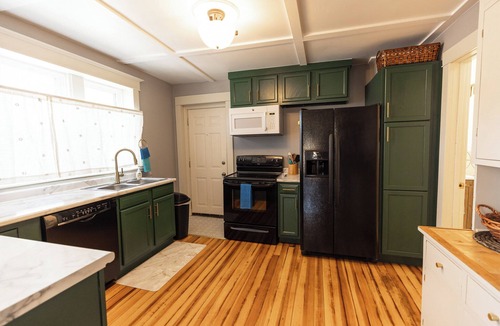 Hokah Apartment | Hokah Ohana House: Historic charm, Modern updates