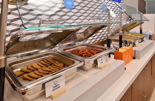 Richmond Hill Hotel | Holiday Inn Express Hotel & Suites Toronto - Markham, an IHG Hotel