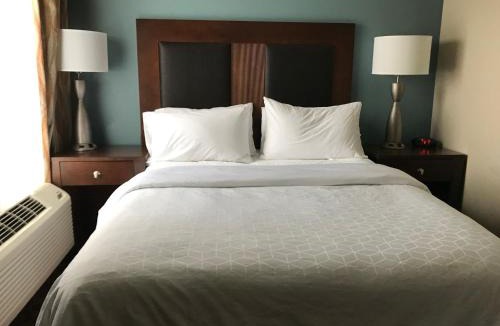 St. Cloud Hotel | Holiday Inn Express and Suites St. Cloud by IHG