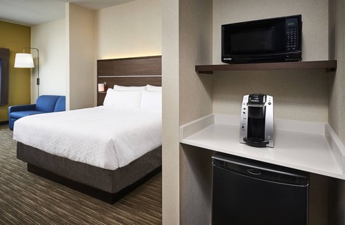 Brantford Hotel | Holiday Inn Express and Suites Brantford by IHG