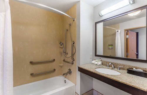 Albert Lea Hotel | Holiday Inn Express Hotel & Suites Albert Lea - I-35 by IHG