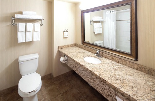 Edson Hotel | Holiday Inn Express Hotel & Suites Edson by IHG