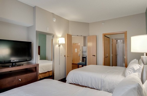 St. Cloud Hotel | Holiday Inn Express Hotel & Suites St. Cloud by IHG