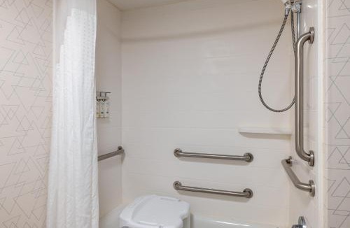 Rochester Hotel | Holiday Inn Express Rochester South - Mayo Area by IHG