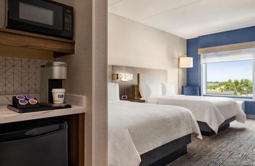 Strathroy Hotel | Holiday Inn Express - Strathroy by IHG