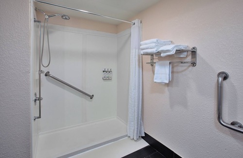 Eden Prairie Hotel | Holiday Inn Express & Suites Eden Prairie – Minneapolis by IHG