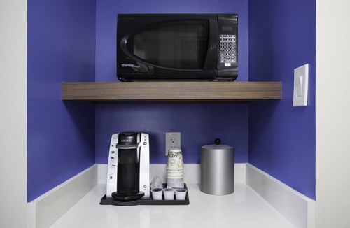 Sheridan Hotel | Holiday Inn Express & Suites Mississauga-Toronto Southwest by IHG