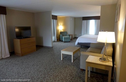 Durham Region Hotel | Holiday Inn Express & Suites Oshawa Downtown - Toronto Area by IHG