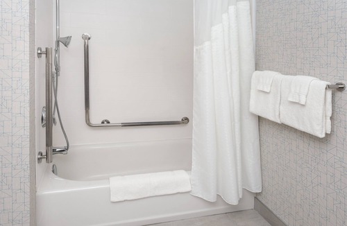 Lowertown Hotel | Holiday Inn Express & Suites Downtown Ottawa East by IHG