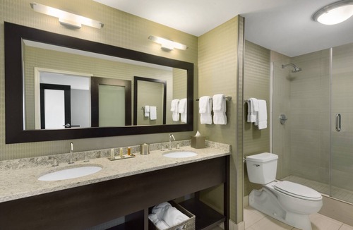 Downtown - Waterfront Hotel | Holiday Inn & Suites Duluth Downtown by IHG