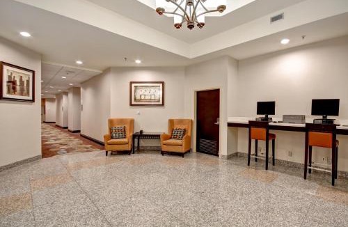 Windsor Hotel | Holiday Inn Windsor - Ambassador Bridge by IHG