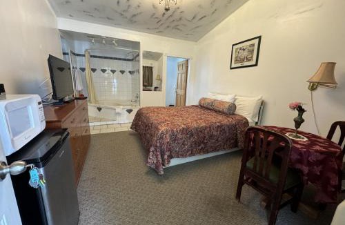 Orillia Hotel | Holiday Motel