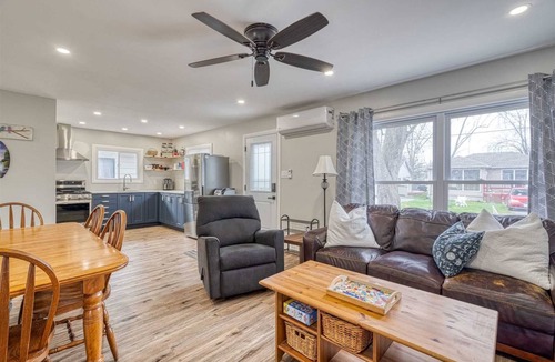 Wainfleet House | Home away from home by the lake - Cozy Cottage available for a small family.