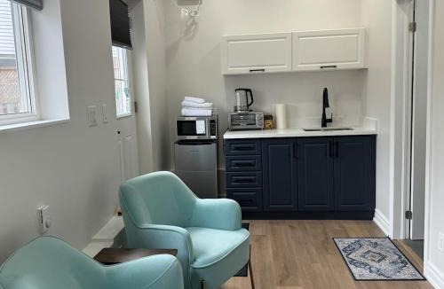 Pickering Apartment | Home away from home!