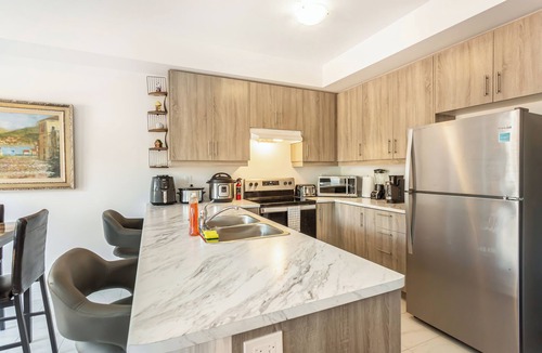 Niagara Falls House | Home in Heart of Niagara Falls
