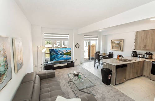 Niagara Falls House | Home in Heart of Niagara Falls