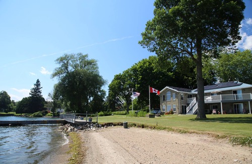 Leeds and the Thousand Islands Cottage | Home of 1000island#3-Directly on STL river private beach FREE boat docking