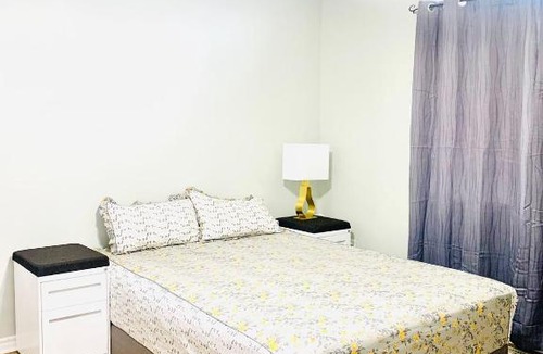 Fletchers Creek South House | Home Stay Canada