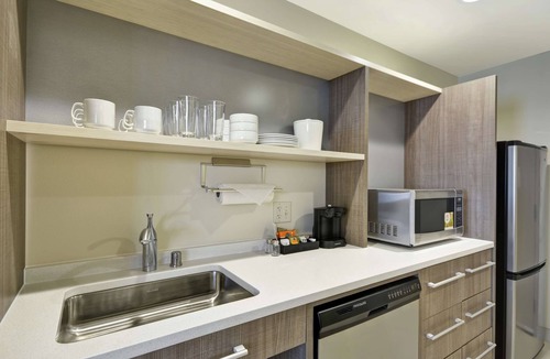 Plymouth Hotel | Home2 Suites by Hilton Plymouth, MN