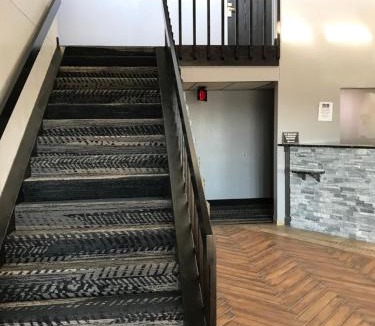 Clearwater Hotel | HomeTown Inn