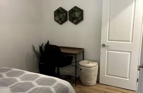 Tiny Cottage | Honeycomb Cottage - Short Walk to Beautiful Woodland Beach!