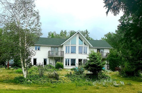 Manitoulin District House | Honora Bay Hideaway