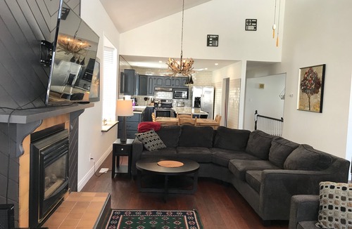 Cumberland Beach House | Hostaville is a Beautiful Waterfront Four Season Home in South Muskoka