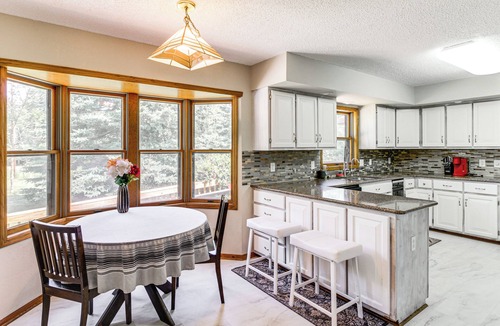 Onamia House | Hot Tub & 2 Recreation Rooms: Spacious Onamia Home