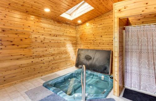 Onamia House | Hot Tub and 2 Recreation Rooms Spacious Onamia Home