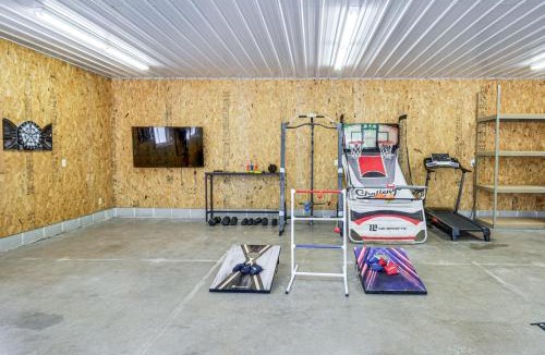 Onamia House | Hot Tub and 2 Recreation Rooms Spacious Onamia Home