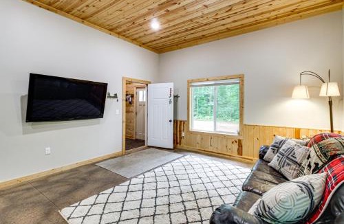 Ossipee House | Hot Tub and Game Room Lakefront Merrifield Retreat!
