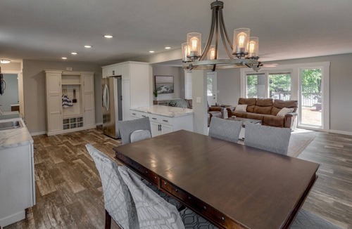 Brainerd House | Hot Tub, Game Room, Kayaks, Pool Table, Disk Golf, Great Fishing!