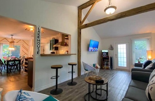 Plympton-Wyoming Cottage | Hot tub, Lakeside, Cozy Charm!