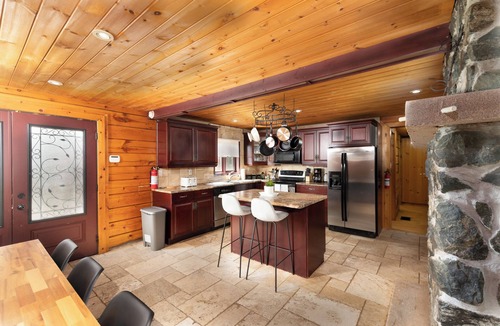 Stirling Cottage | Hot Tub & Pool Cottage Escape