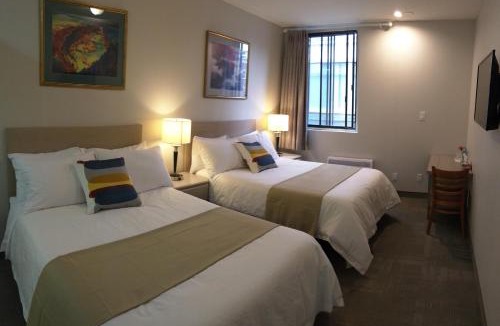 Quartier des Spectacles Hotel | Hotel Le Deville
