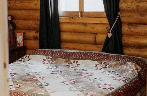 Ottawa Division House | House ∙ 1 bedroom ∙ 8 guests