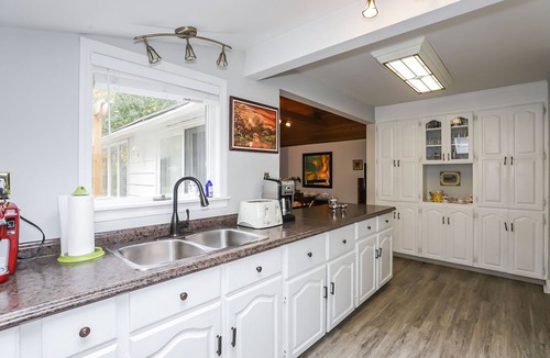 Historic Old Town House | 💖Huge #1 Location, Golf course, skyline Toronto, Lake, Main St, a short walk😊