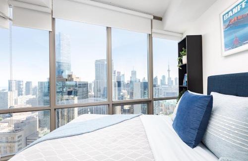 Bay Cloverhill Apartment | Huge 2BD 2BA with Sofa Bed and CN Tower VIew!