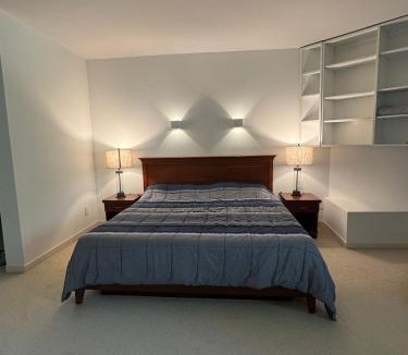 Upper Jarvis House | Huntley Inn