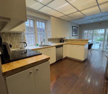 Upper Jarvis House | Huntley Inn