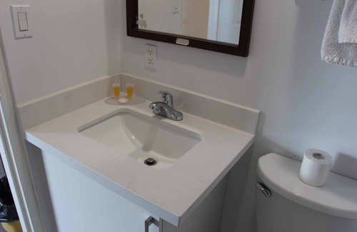Kincardine Hotel | Huron Coast INN